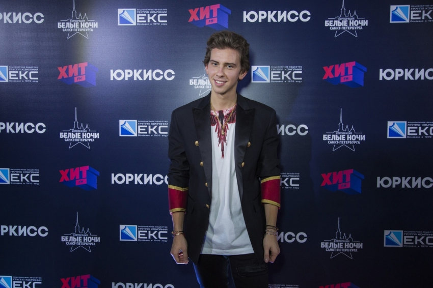 Расставшийся с Люсей Чеботиной певец Киселев вышел в свет с Mia Boyka