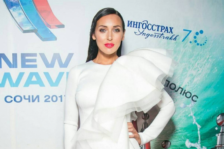 Общественность обсуждает причины и последствия громкого развода Алсу