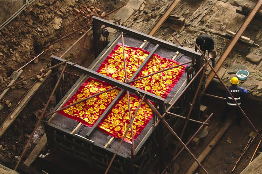 Среди Терракотовой армии нашли погребальную камеру, наполненную сокровищами