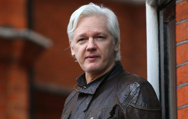 Джулиан Ассанж освобожден из британской тюрьмы