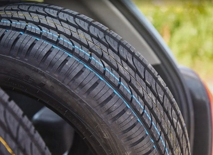 Эксперт: особенности езды при сильном ветре и встречном свете фар