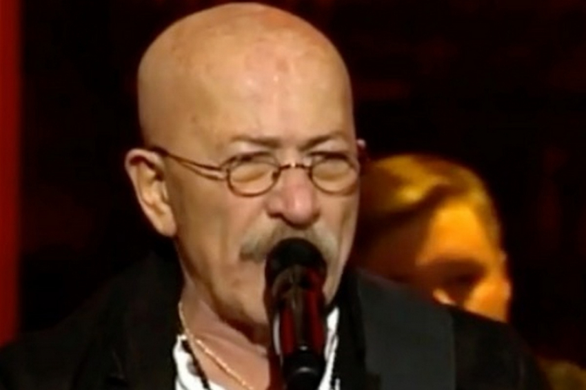 72-летний Александр Розенбаум поразил светскую публику стильным образом