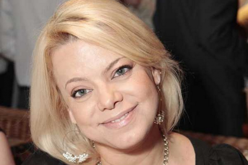 Яна Поплавская заявила, что отмена спектакля с Хаматовой является расплатой за предательство