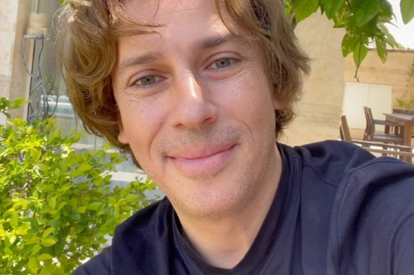 Без фотошопа: Алла Пугачева снялась с детьми и мужем