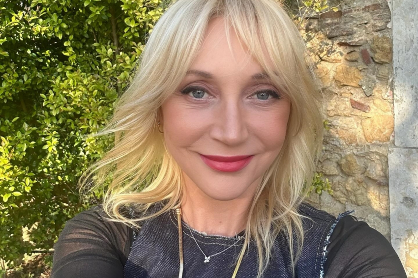 Орбакайте снялась на фото, где выглядит очень молодо и свежо