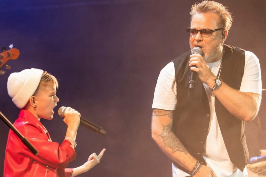 Певец Владимир Пресняков исполнил мечту ребенка и спел с ним дуэтом на концерте