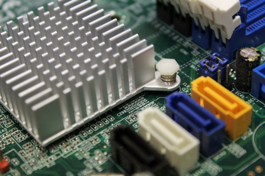 Специалисты ИСВЧПЭ РАН увеличили мощность терагерцовых излучателей в 8 раз