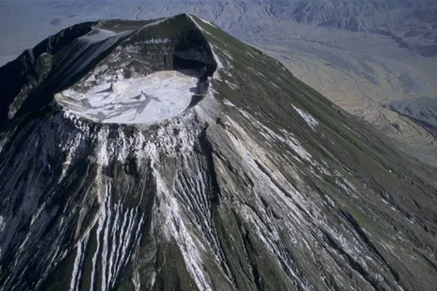 GRL: вулкан в Танзании уходит под землю со скоростью 3,6 сантиметра в год