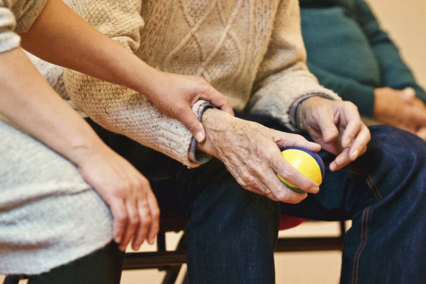 Эксперт рассказала, каких людей кофе способно защитить от болезни Паркинсона