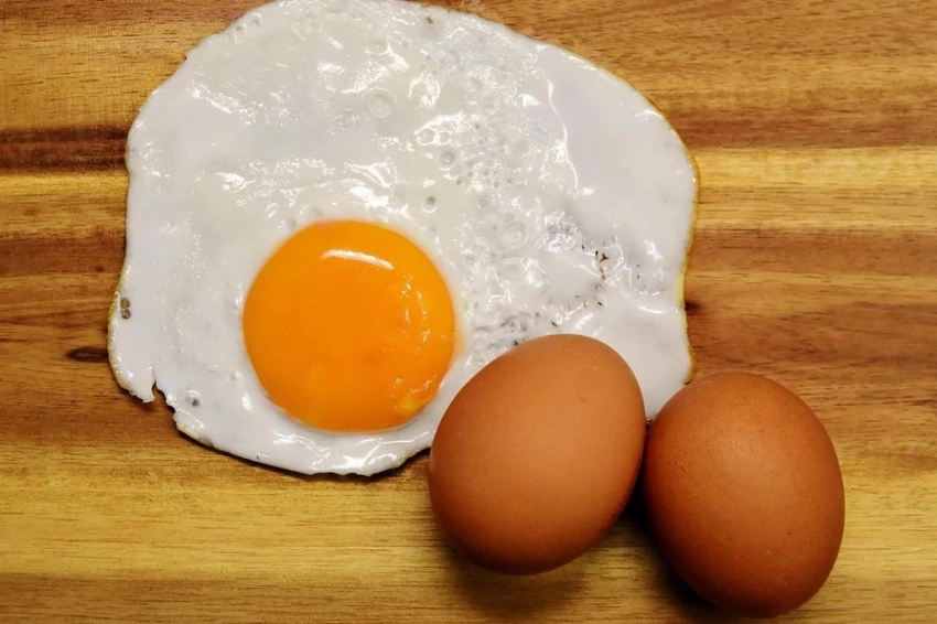 Nutrients: яйца могут защитить здоровье мозга и снизить уровень холестерина