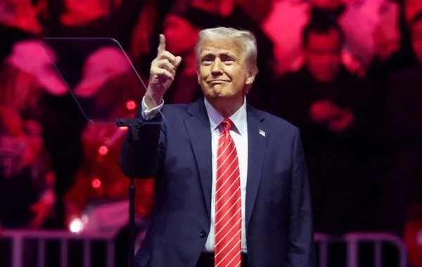 Трамп пообещал отменить все глупые распоряжения Байдена в течение суток